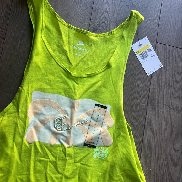 Nike Tank Top - Picture 3 of 6